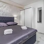 Hébergement de vacances 3 Bedroom Cozy In Dramalj