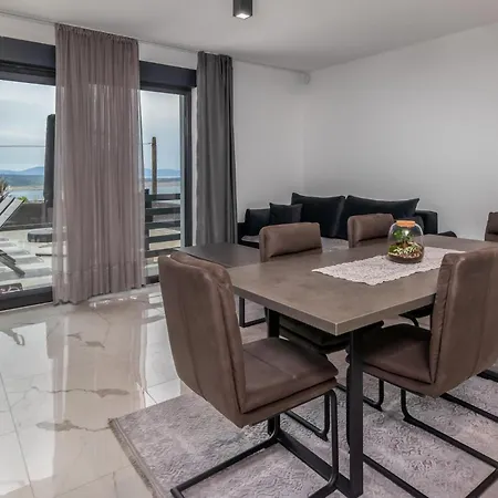 3 Bedroom Cozy In Dramalj