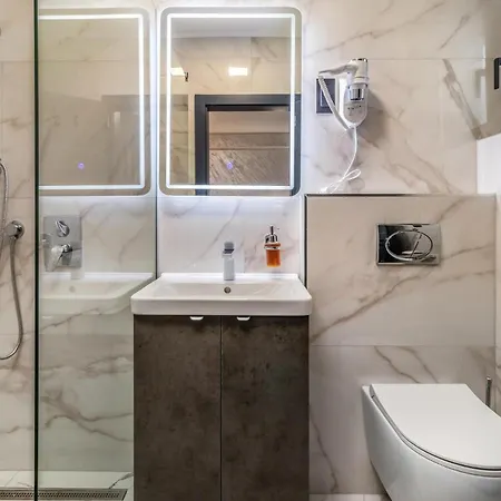 3 Bedroom Cozy In Nyaraló