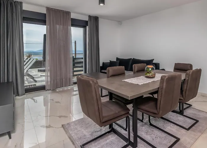 3 Bedroom Cozy In Dramalj